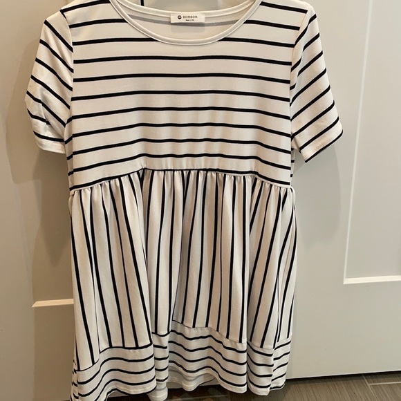 NWOT never worn stripe top - Picture 1 of 3